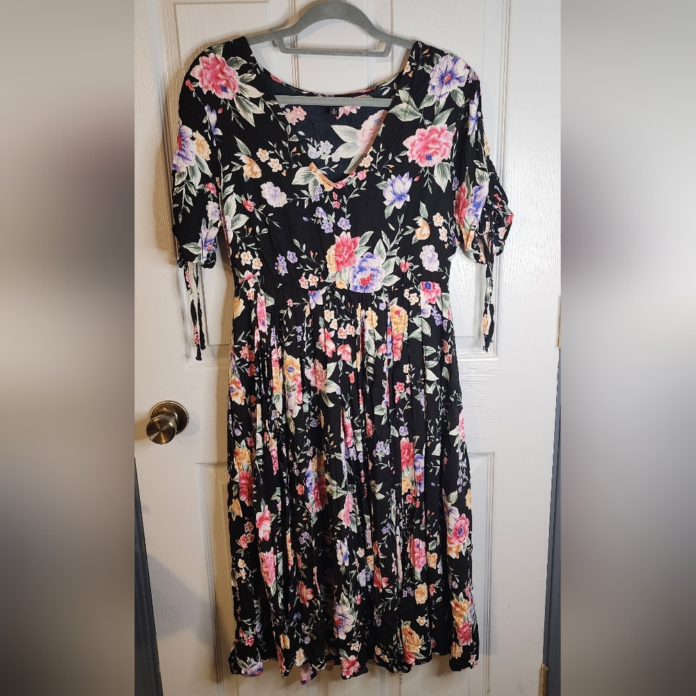 Torrid Black Floral Midi Dress